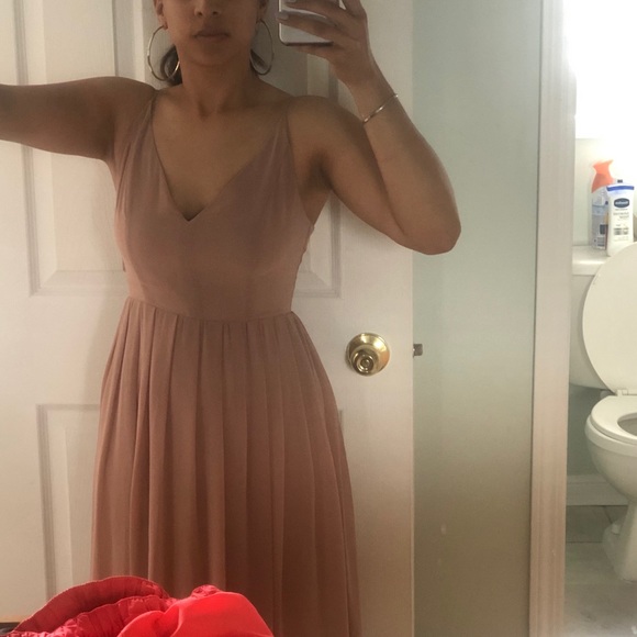 Aritizia beautiful feminine dress 👗 - Picture 2 of 3